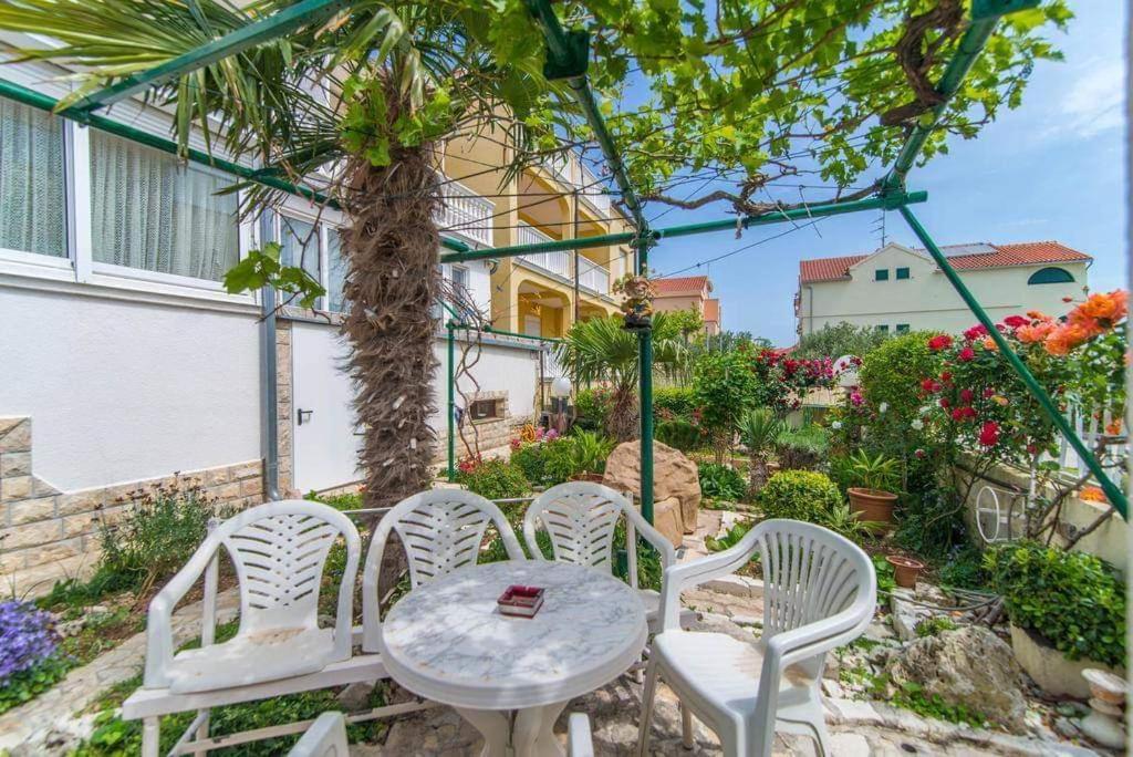 Apartmani Krizanovic Vodice Extérieur photo