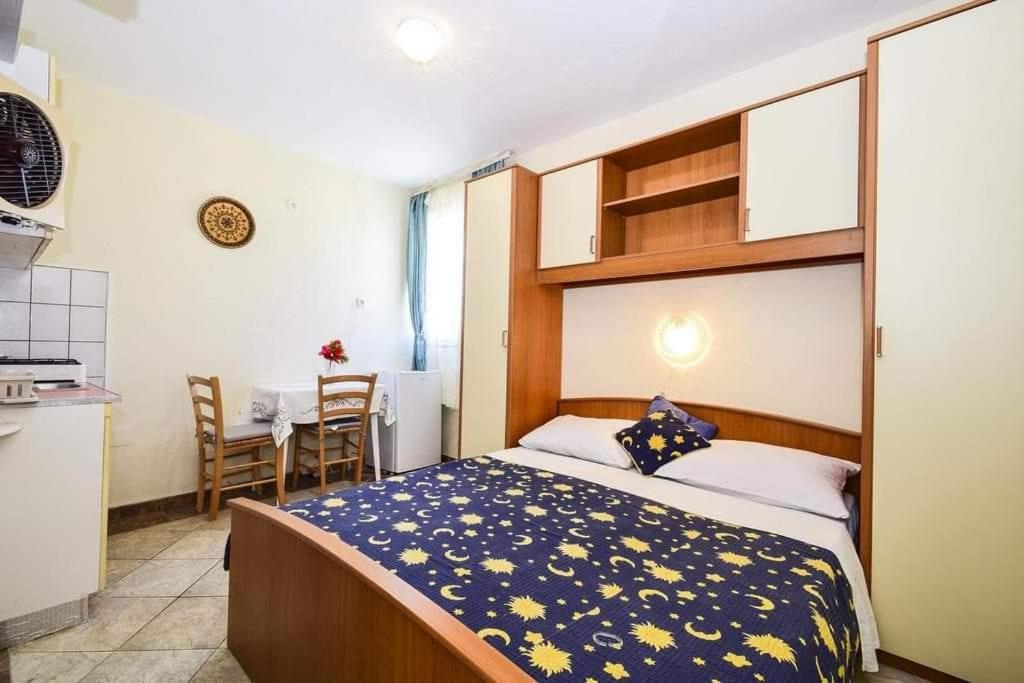 Apartmani Krizanovic Vodice Extérieur photo
