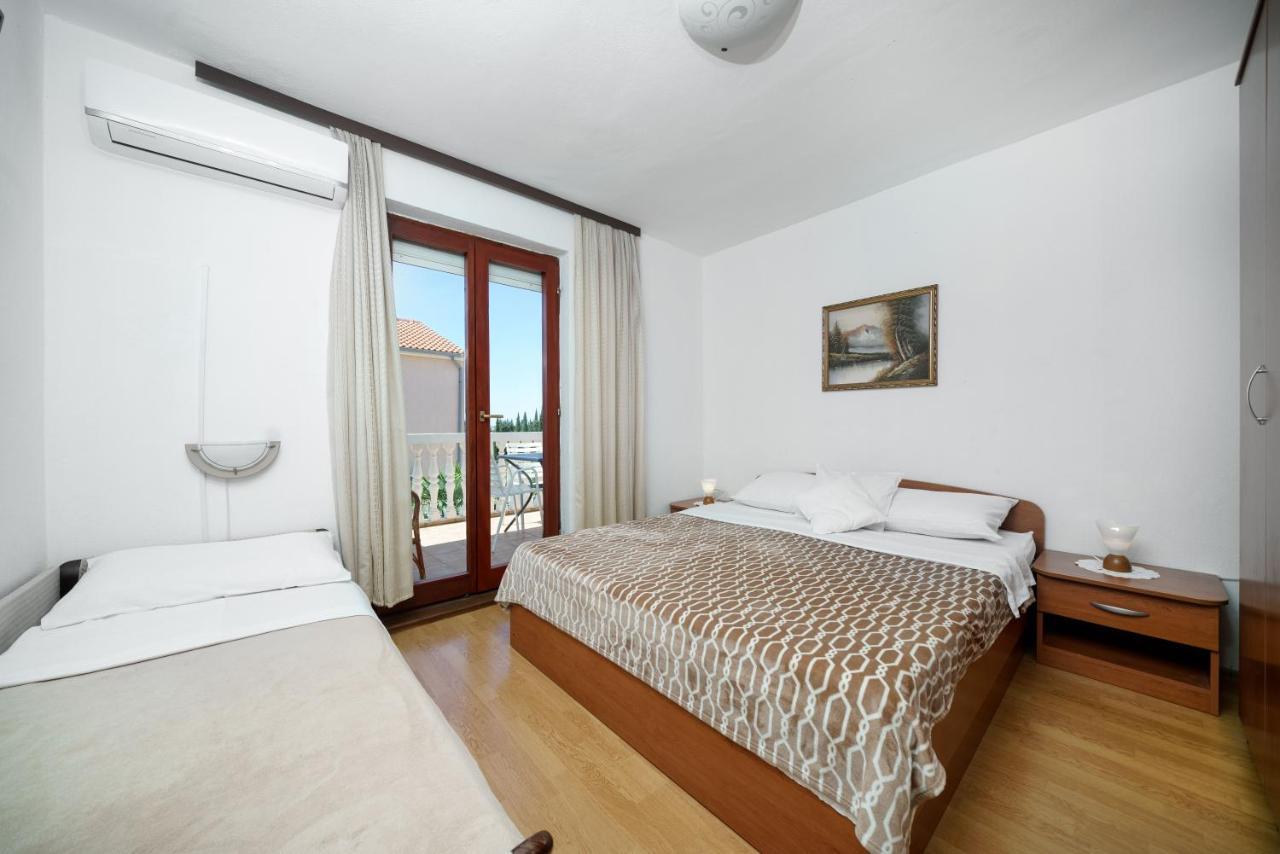 Apartmani Krizanovic Vodice Extérieur photo