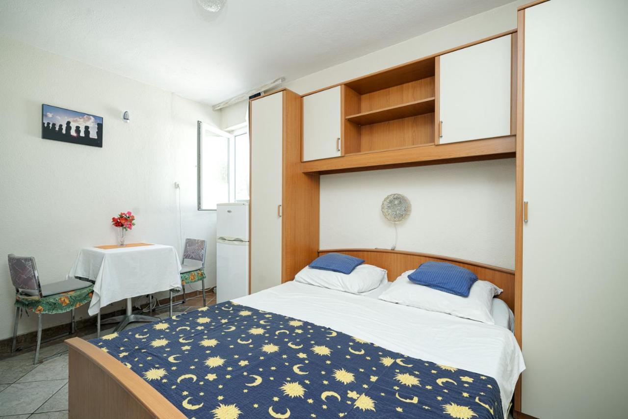 Apartmani Krizanovic Vodice Extérieur photo