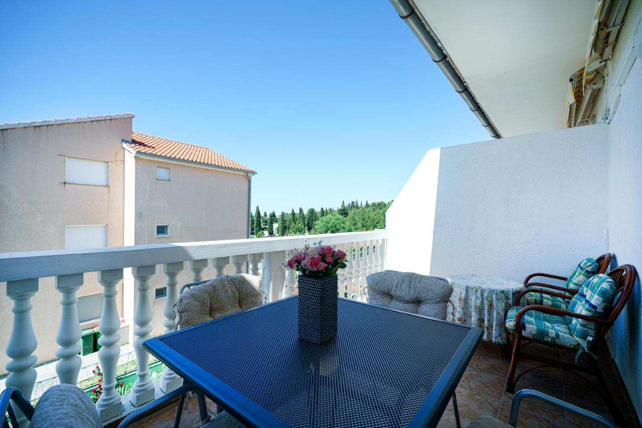 Apartmani Krizanovic Vodice Extérieur photo